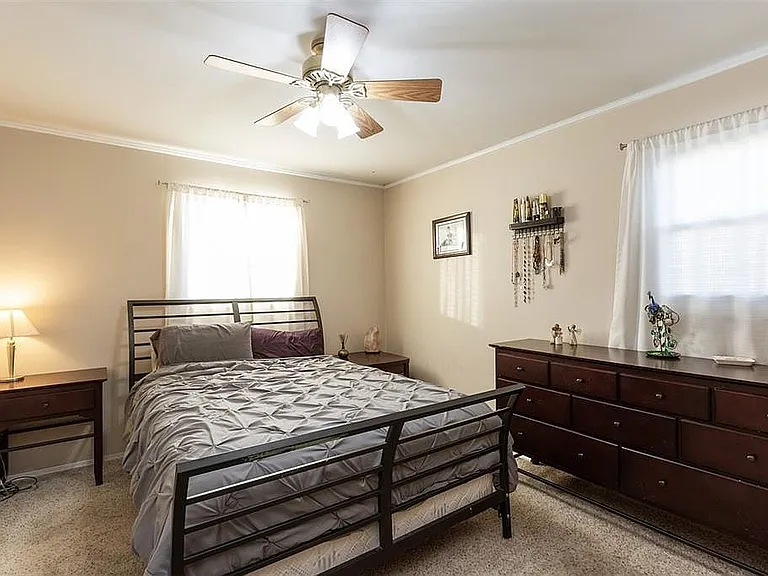 4501 Regal Ave NE — Photo 6