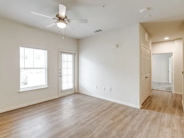 Crosswinds Apartment Homes — Photo 15