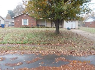 5697 Iroquois Dr, Horn Lake, MS 38637