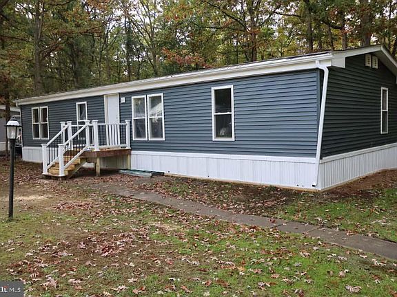 3rd image of 122 Hazelwood Dr