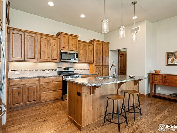 3rd image of 3687 Saguaro Dr