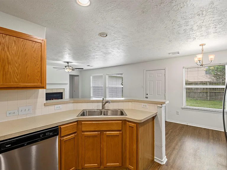 18401 Sunrise Oaks Ct — Photo 13