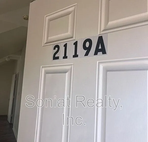 2119 N Villere St #A — Photo 2