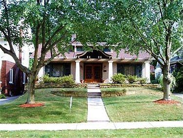 1st image of 886 Hereford Dr