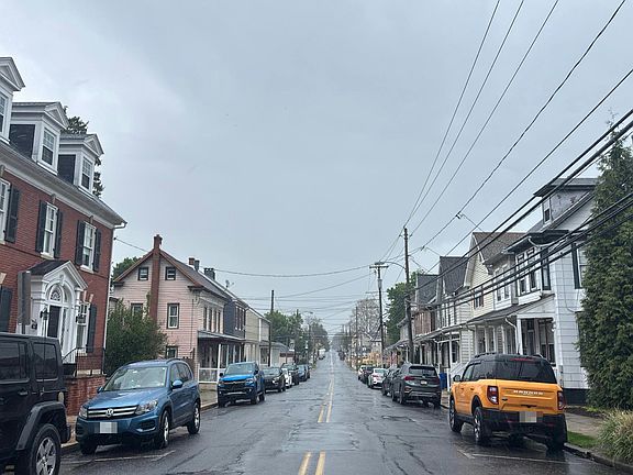 4th image of 23 E High St