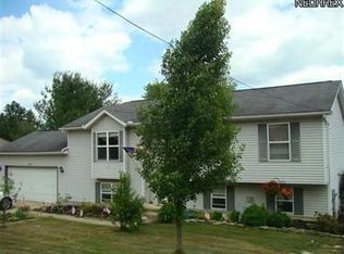 10994 North St, Garrettsville, OH 44231