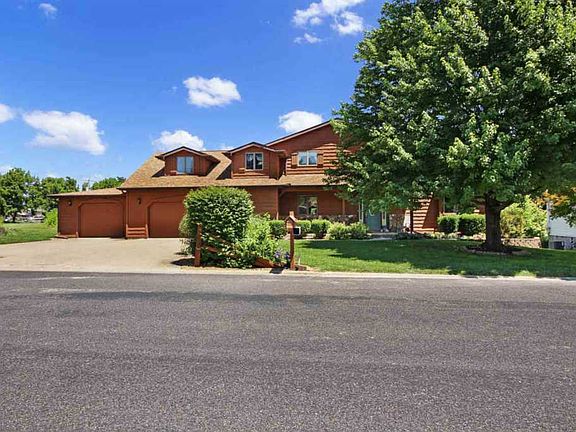 2nd image of 423 N Longbow Dr