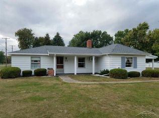 830 S Front St, Chesaning, MI 48616