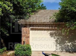 723 Rimrock Rd, Edmond, OK 73034