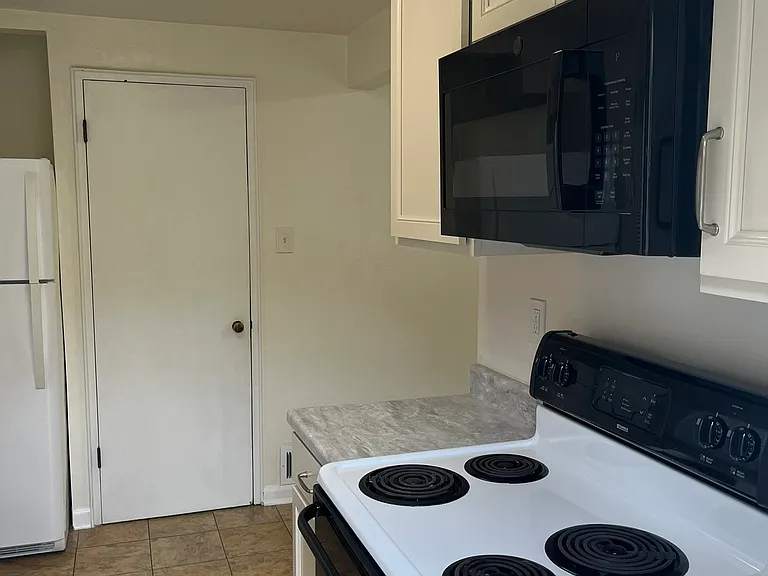 711 Vallevista Ave — Photo 11