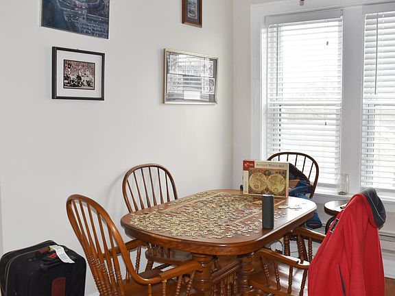 3rd image of 3815 N Greenview Ave #3