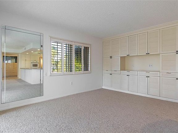 4th image of 1930 Gulf Shore Blvd N APT A201