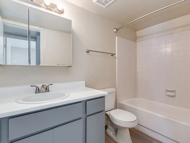 1320 S Hardy Dr — Photo 8