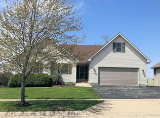 1176 Clifton Ter, Rochelle, IL 61068