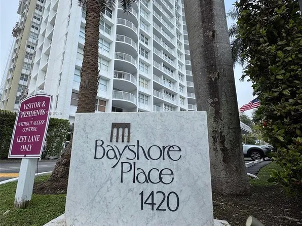 1420 Brickell Bay Dr APT 306D, Miami, FL 33131