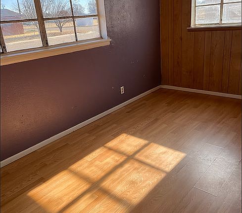 2nd image of 403 Pine Ave