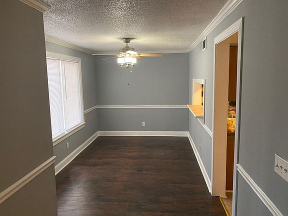 4th image of 321 Seasons Pkwy