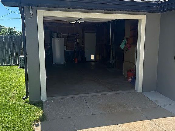 4th image of 333 Elm Ave