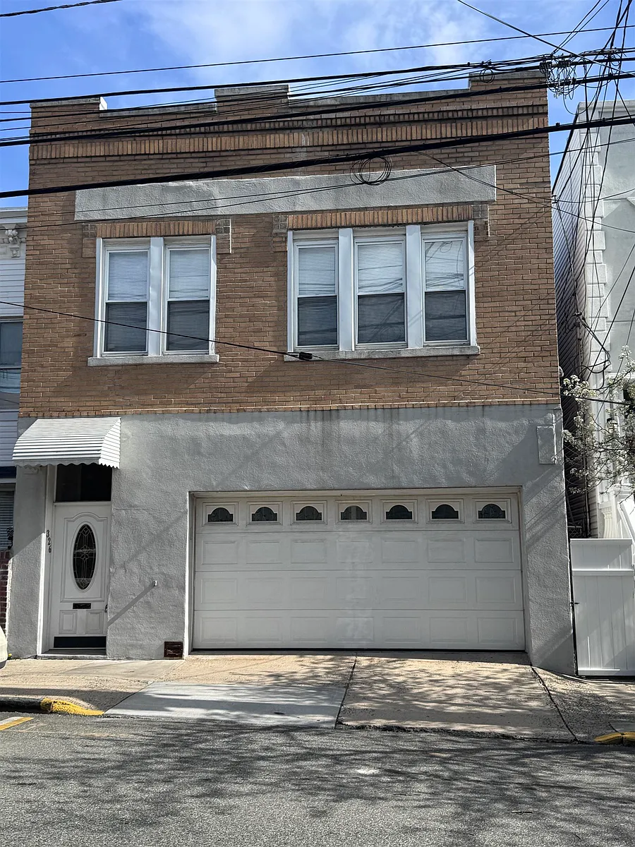Building Photo - 326 70th St