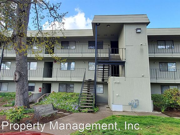 3rd image of 728 Church St NE #23