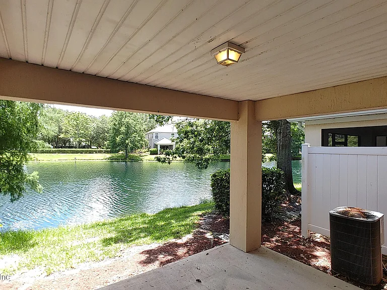 5976 Pavilion Dr — Photo 19