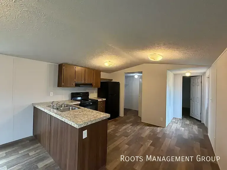 15 Locust St #15 — Photo 17