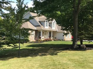 636 Deep Woods Dr, Aurora, OH 44202