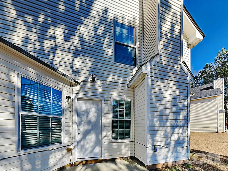2408 Wood Bend Ln — Photo 18