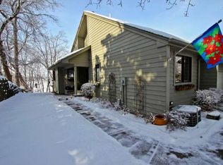 8449 Rice Lake Rd, Maple Grove, MN 55369