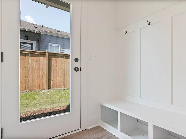 3232 Bradley Ln — Photo 19