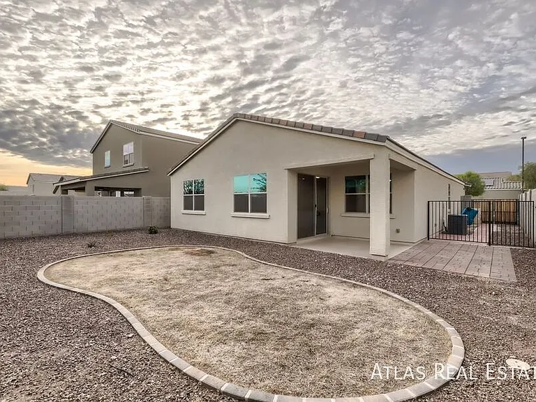 2077 N 213th Dr — Photo 11