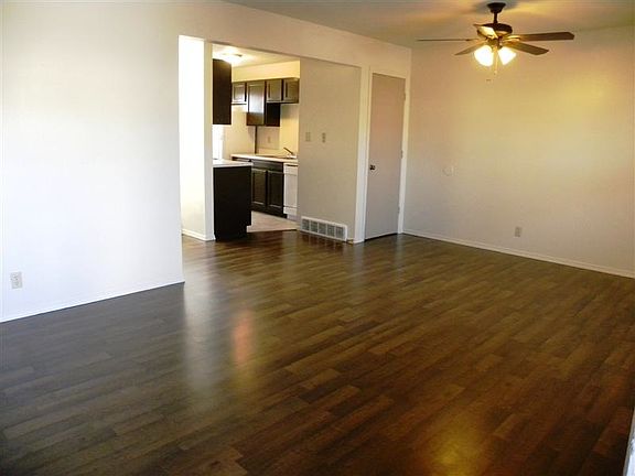 3rd image of 2401 Parker St APT 8