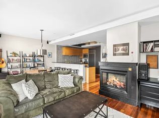 116 3rd Pl APT 3, Brooklyn, NY 11231