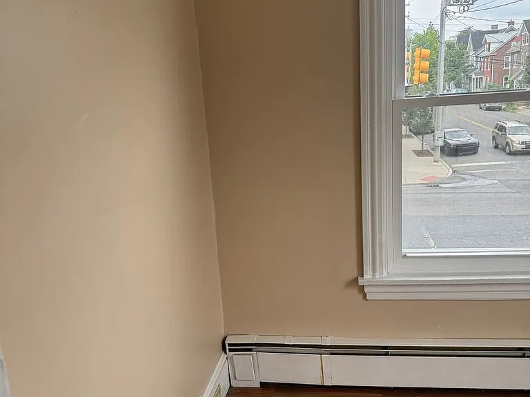 328 W Broad St — Photo 13