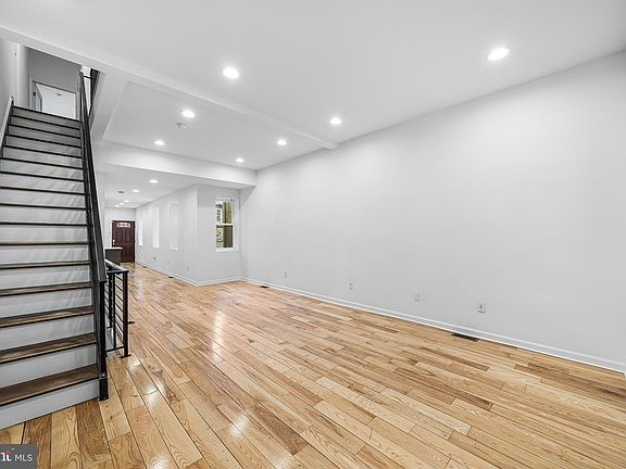 5th image of 4047 Green St