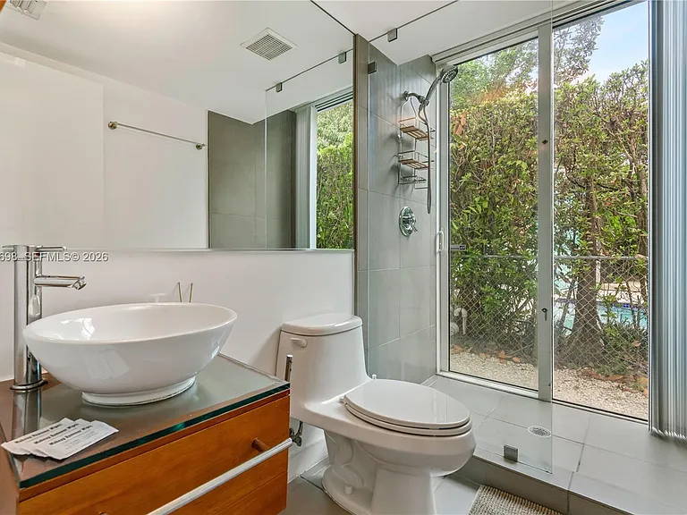 1898 SW 17th St — Photo 38