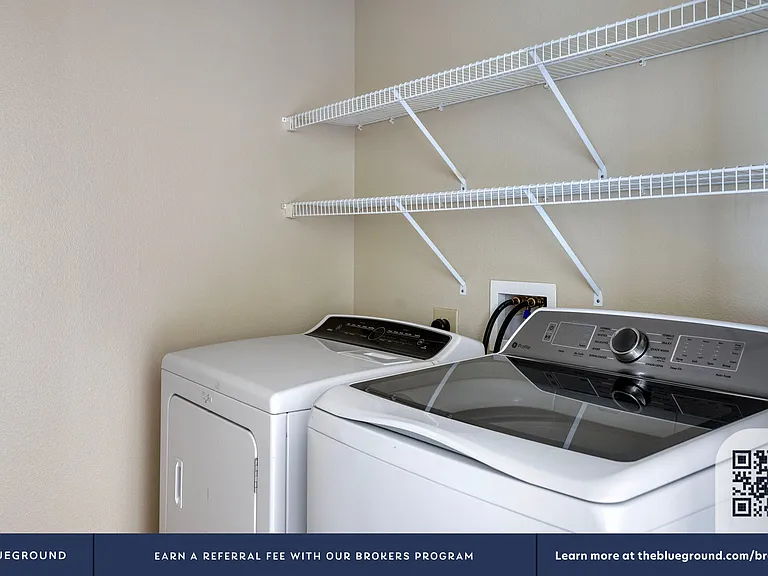 Washer/Dryer in Apartment