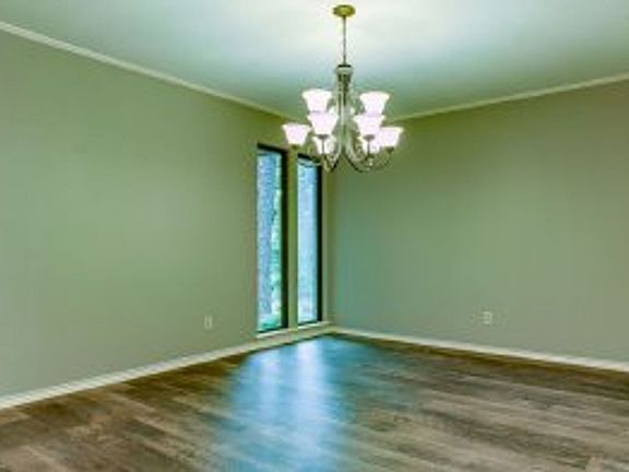 2nd image of 36 Dogwood Lake Dr