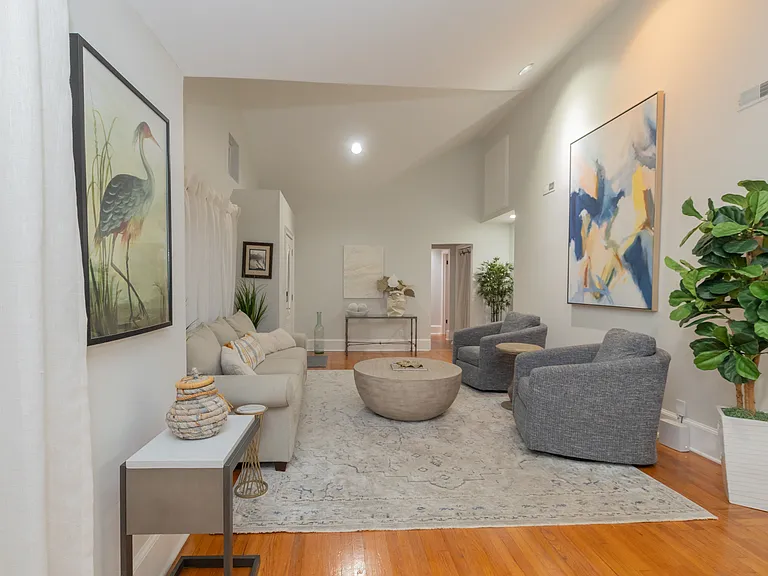 944 Lakeview Dr — Photo 18