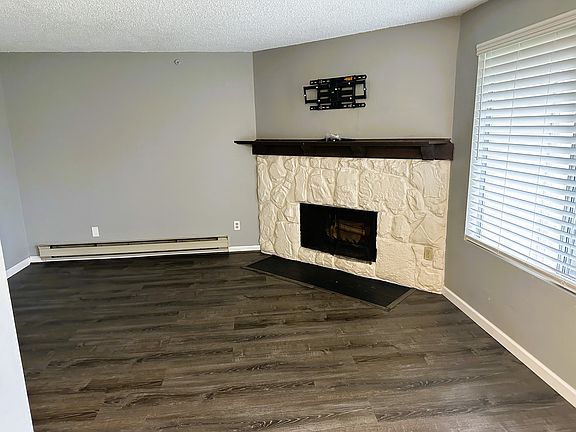 4th image of 1001 S Pearl St APT A12
