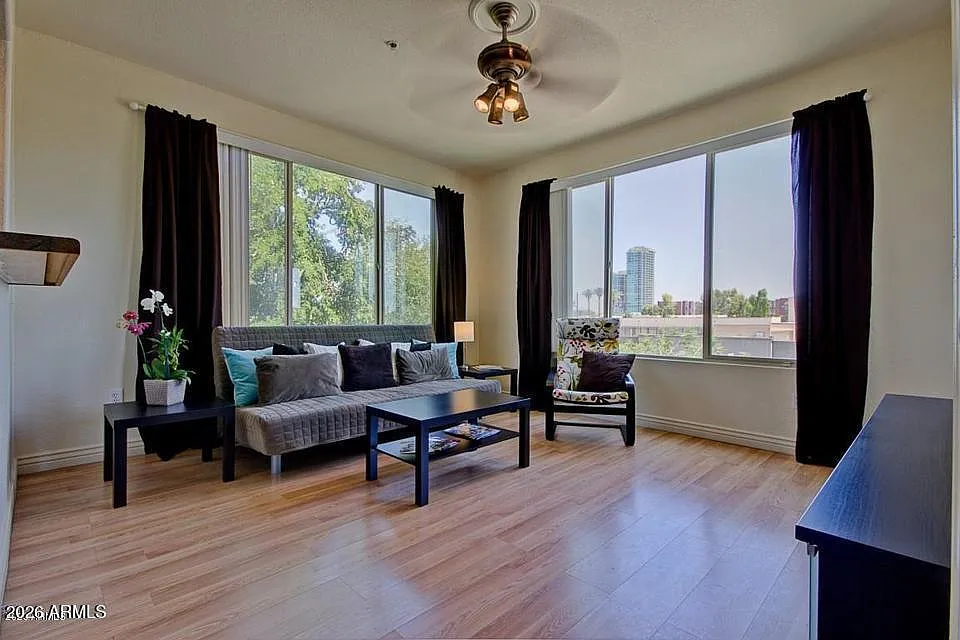 3 bed, 3.0 bath, 1487 sqft, $1,895 — Photo 4