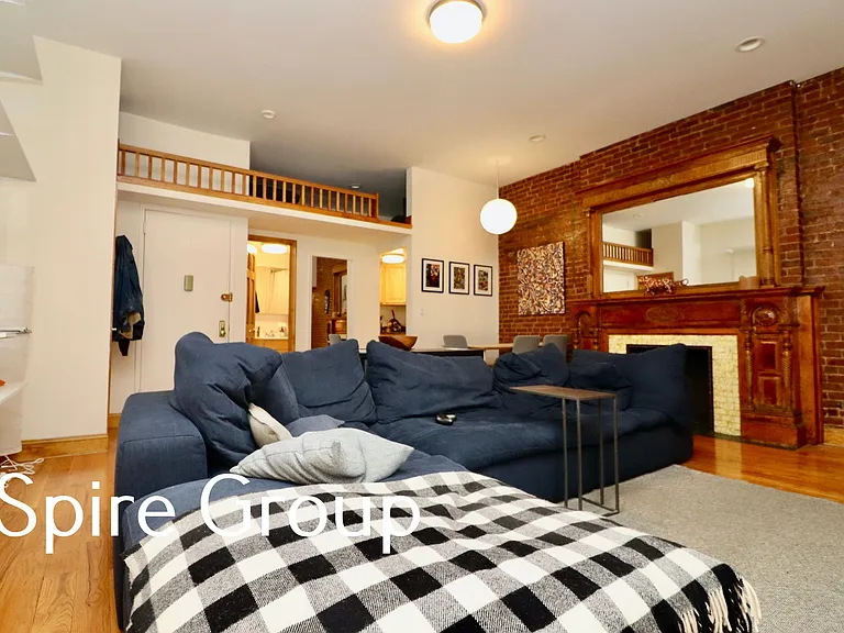 130 W 74th St #2B — Photo 2
