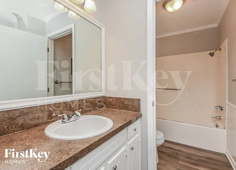 244 E Malone Ave — Photo 14