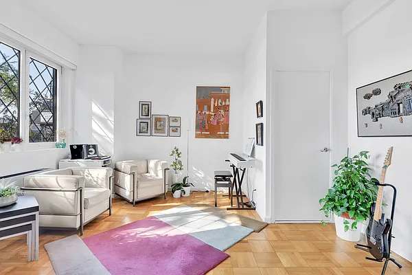 Rented by R New York | media 3