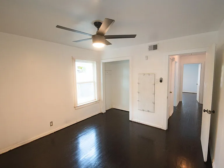 319 Covina Ave — Photo 8