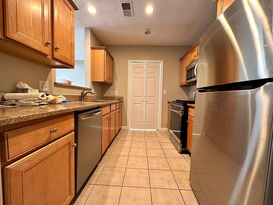 1st image of 260 Main St APT 102