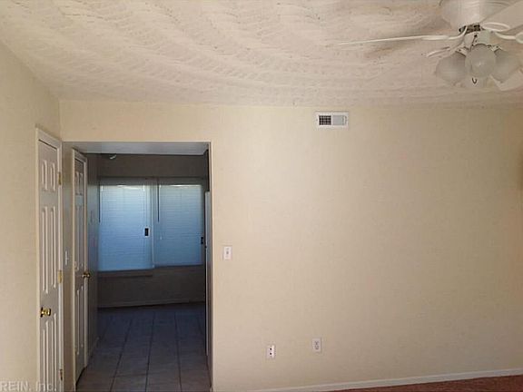 4th image of 1112 E Balview Ave