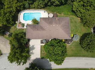 1117 Skyline Dr, Carrollton, KY 41008