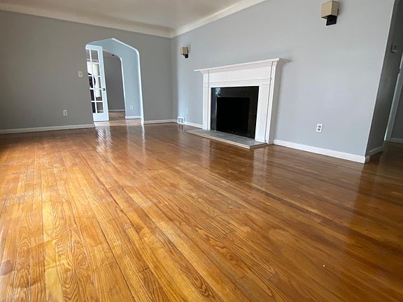 4th image of 12711 E Outer Dr