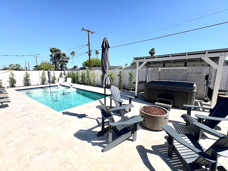 8201 E Mitchell Dr — Photo 10